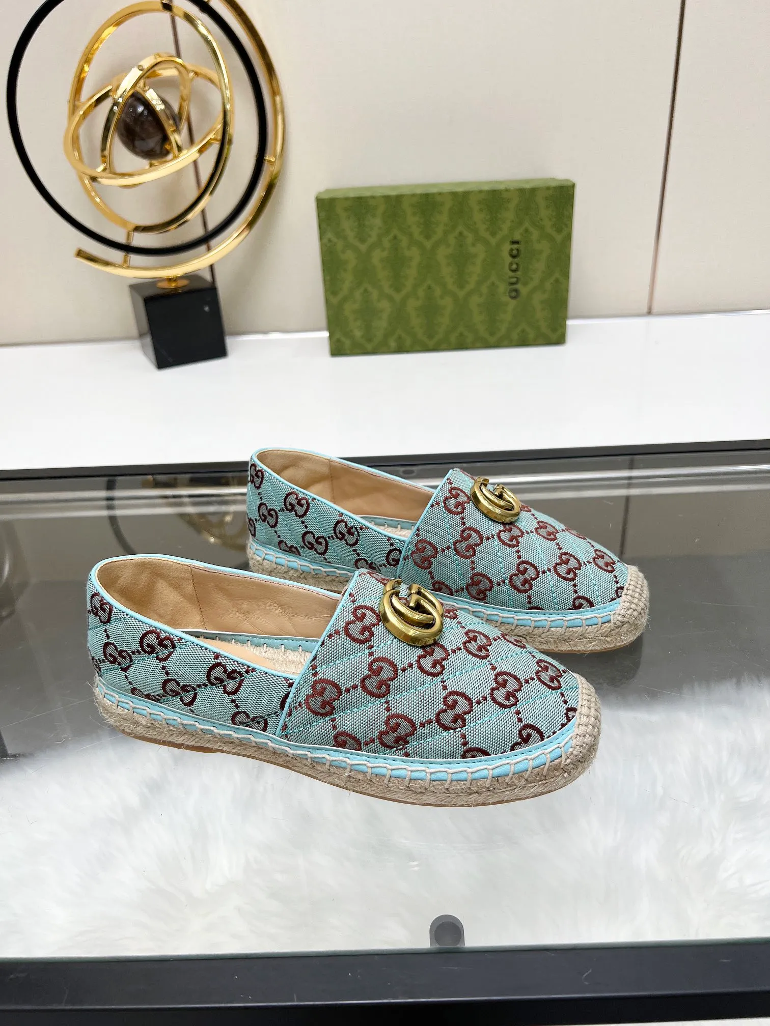 👟👟Ex-factory price 380👟👟 2024 new color early spring Gucci 🗽🗽Gucci classic logo logo canvas fisherman shoes, espadrilles made of double G imported fabric. The color of the brand's double G letter cross-woven pattern will be reinterpreted every season, and the charm of the collection elements will be interpreted through more fresh and eye-catching materials and designs. •Pink, dozens of colors, choose as you like, choose as you like •Women’s style •Number of sizes 35-42